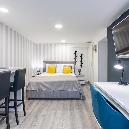 Small, Sweet & Cosy Apartments Рийека Екстериор снимка
